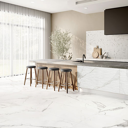 Immagine di una cucina moderna e luminosa con pavimento e rivestimento serie Charme colore Veined, gres con effetto marmo bianco e venature scure