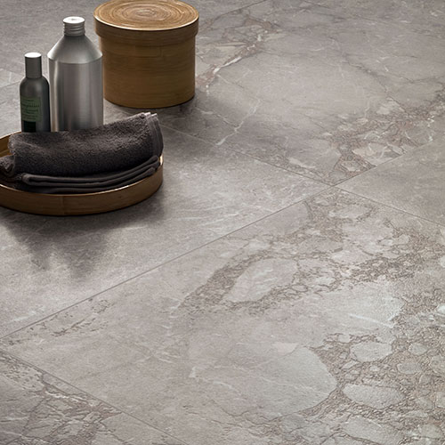 Particolare di pavimento con posa chevron di variante Beige, serie Golden Age