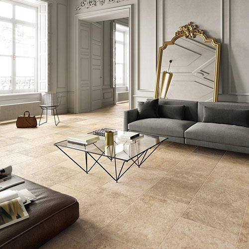 Living realizzato con pavimento della Collezione Sénanque, variante Mélangé