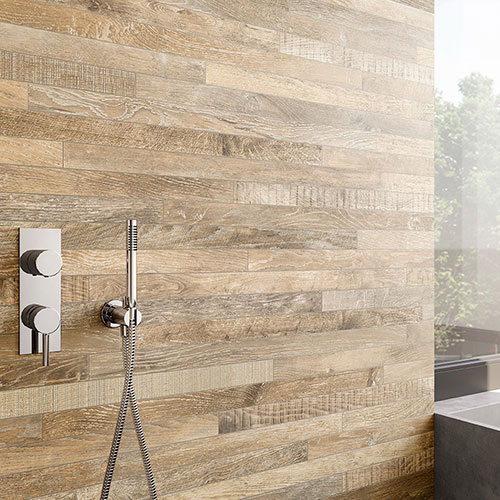 Rivestimento doccia della collezione Shizen, variante Miele
