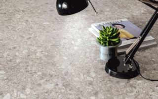 Particolare del pavimento della collezione LIM, variante Grey
